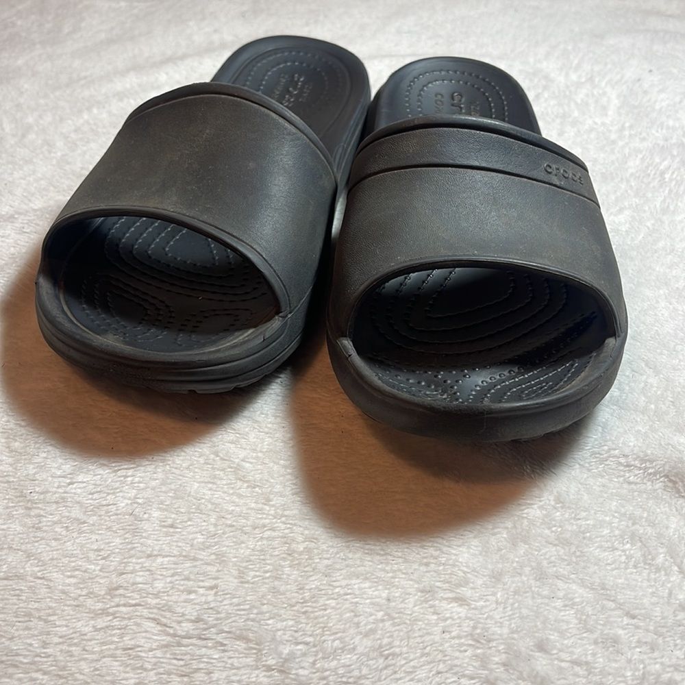 Crocs size 8 - Picture 4 of 6